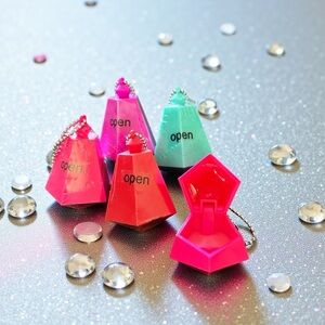 Magic USA Pink Berry Diamond Shaped Key Chain Glitter Double Two Duo Lip Gloss